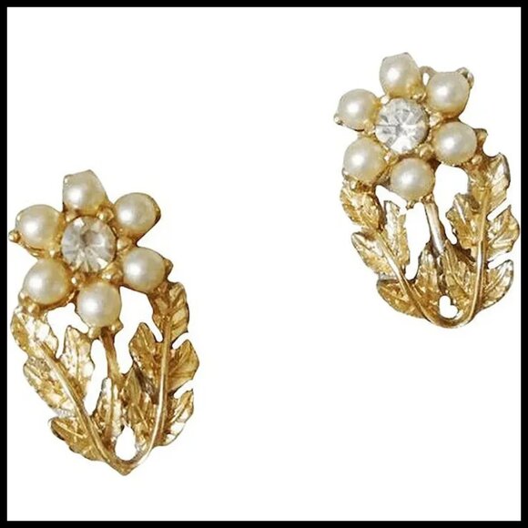 Vintage Coro Faux Pearl Rhinestone Clip On Earrings, Small Clipons, Retro Bridal - Picture 2 of 13